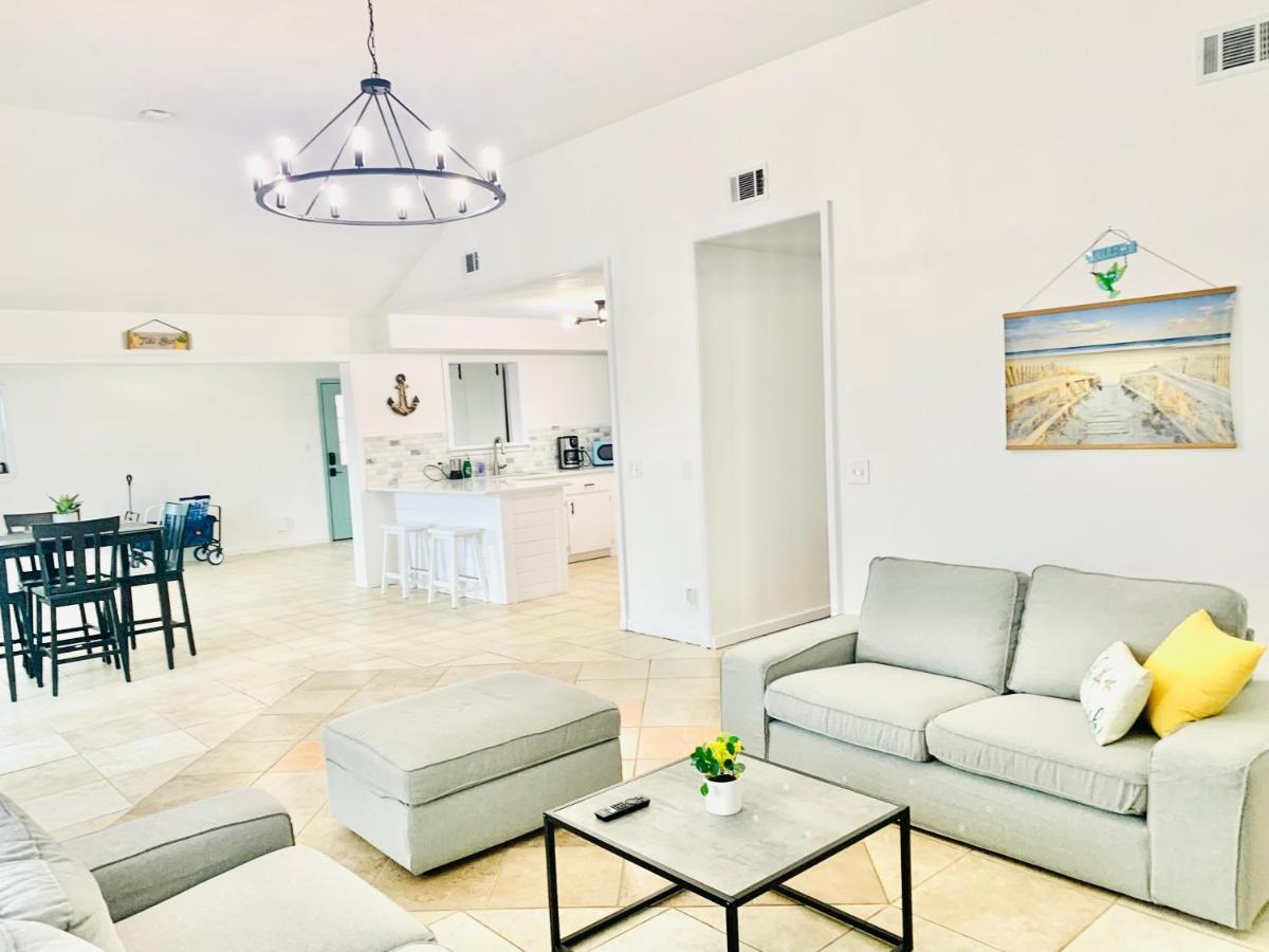 Sea Salt Vacation Home, Private Pool - Walk To Beach 파나마 시티 외부 사진