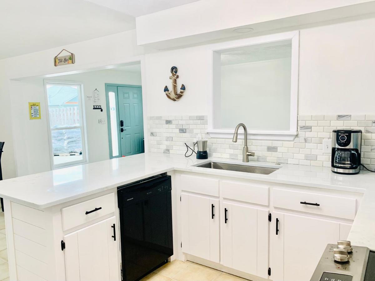 Sea Salt Vacation Home, Private Pool - Walk To Beach 파나마 시티 외부 사진